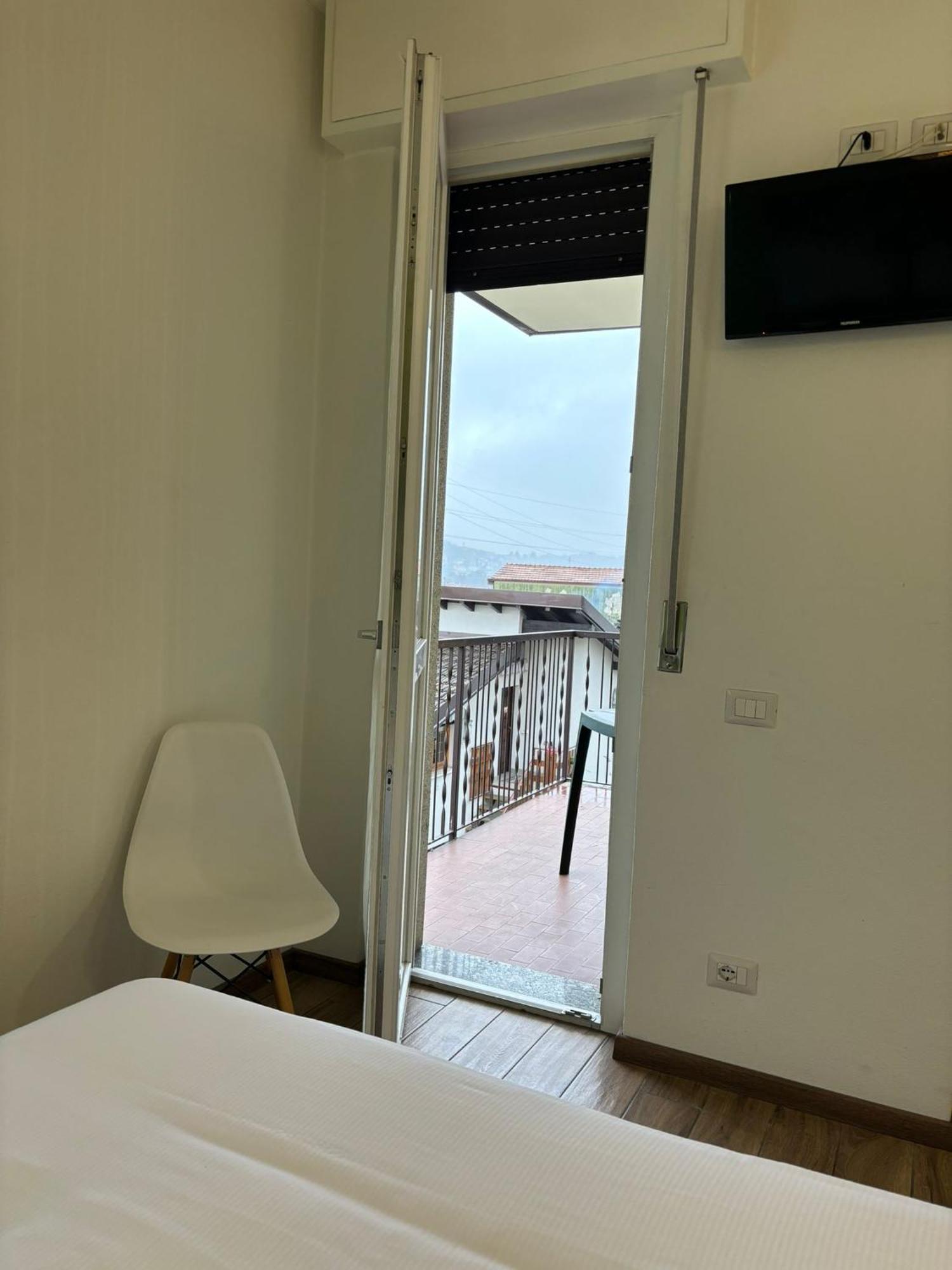 Airuno Rooms Exterior foto