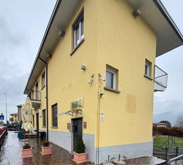Airuno Rooms Exterior foto